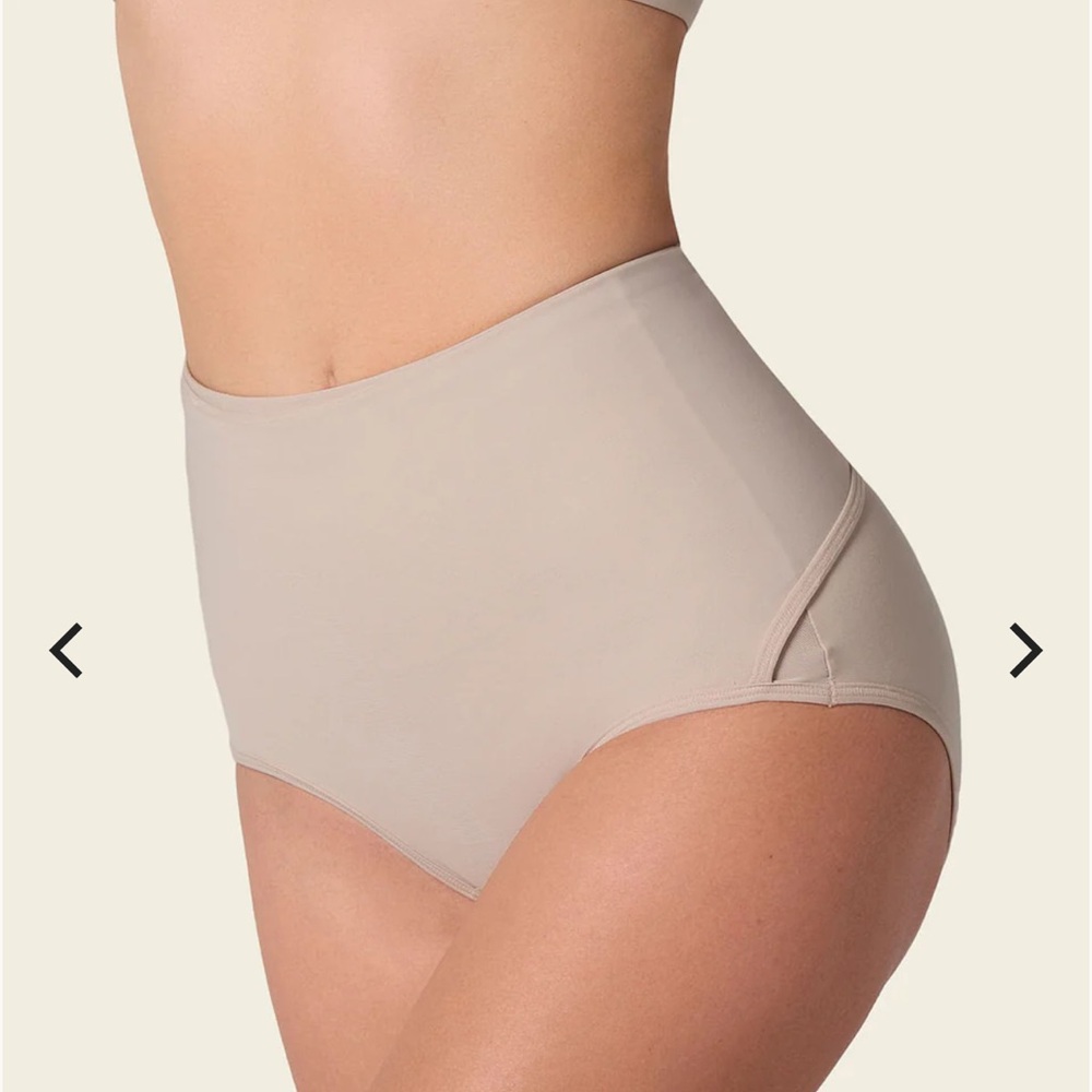 BellyFlex
Firm Compression Postpartum Panty with Adjustable Belly Wrap